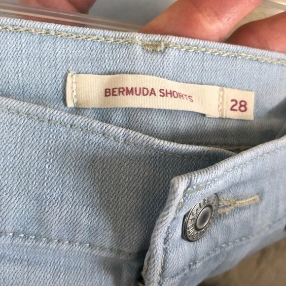 Levi’s Bermuda Shorts Size 28 - Picture 5 of 6